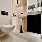 Easy Rent Apartments- Business Center 205, Free Parking, 24h Check-in لوبلين