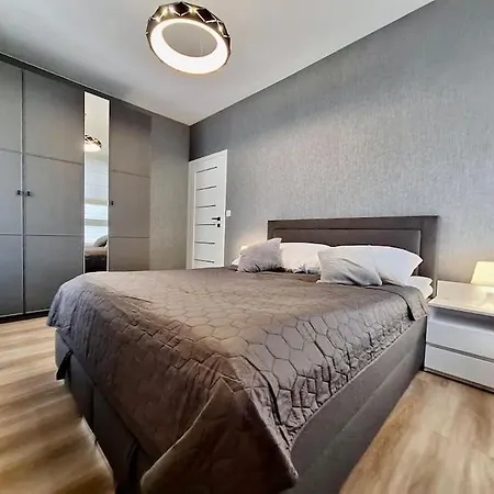 Easy Rent Apartments- Business Center 205, Free Parking, 24h Check-in Apartamento