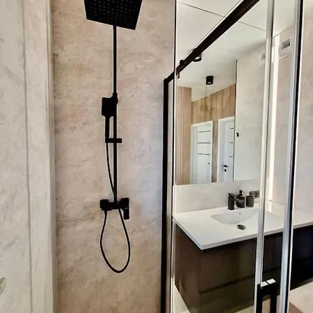 Easy Rent Apartments- Business Center 205, Free Parking, 24h Check-in Apartamento