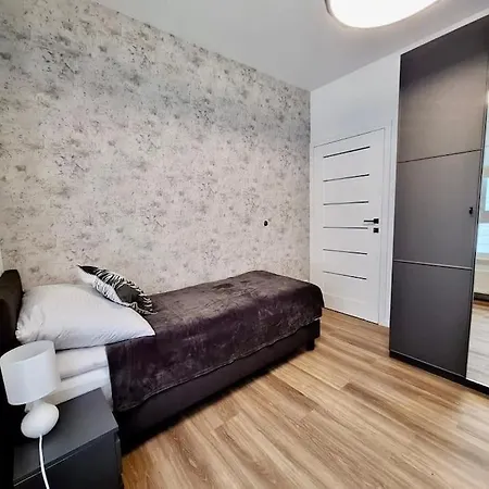 Easy Rent Apartments- Business Center 205, Free Parking, 24h Check-in Апартаменты *