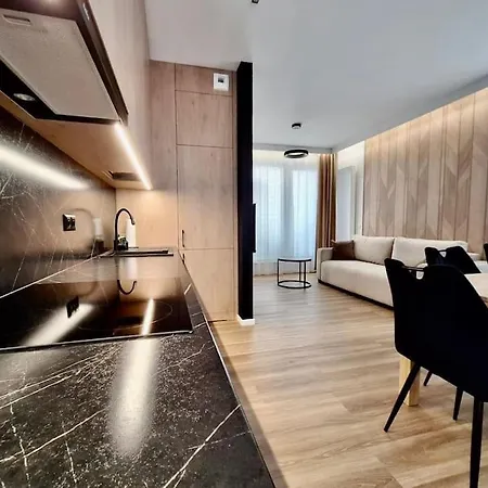 Easy Rent Apartments- Business Center 205, Free Parking, 24h Check-in Апартаменты *