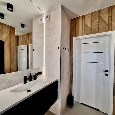 Easy Rent Apartments- Business Center 205, Free Parking, 24h Check-in