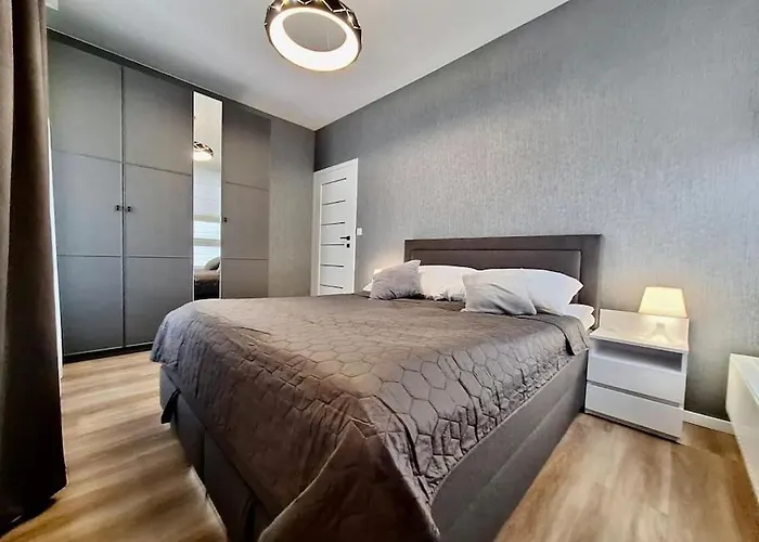 Easy Rent Apartments- Business Center 205, Free Parking, 24h Check-in Апартаменты